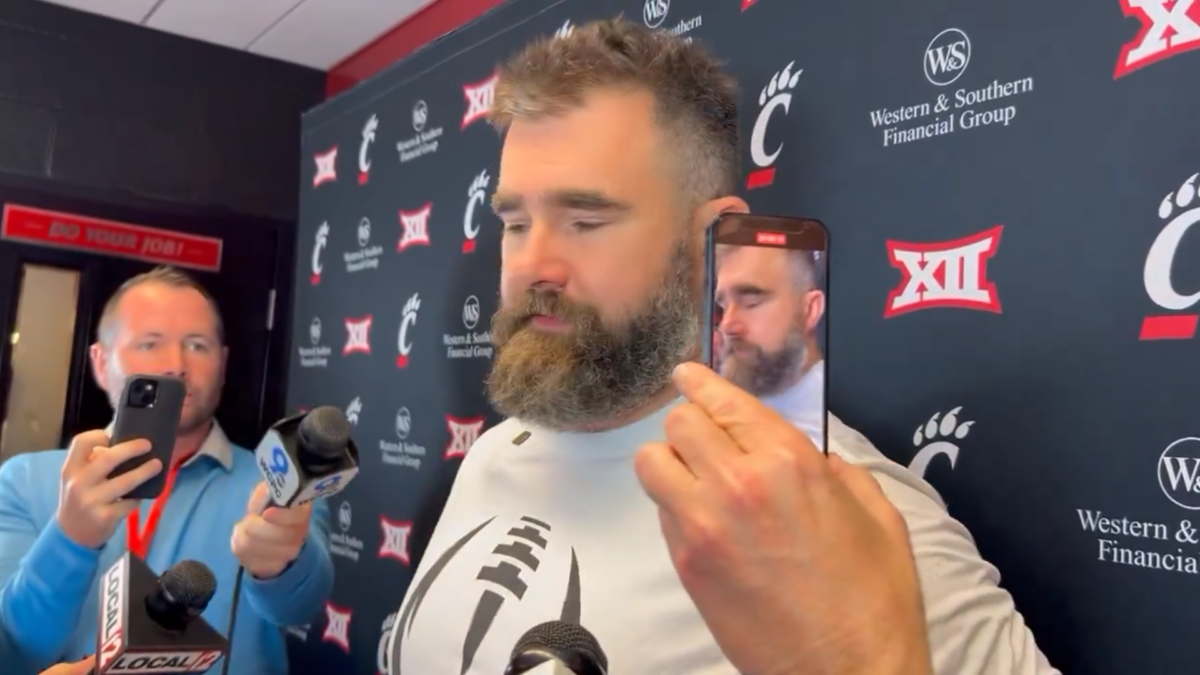 [WATCH] Jason Kelce talks about the feeling of returning to UC, “A wave of emotions and memories that really makes you feel like a special welcome” (Full video)