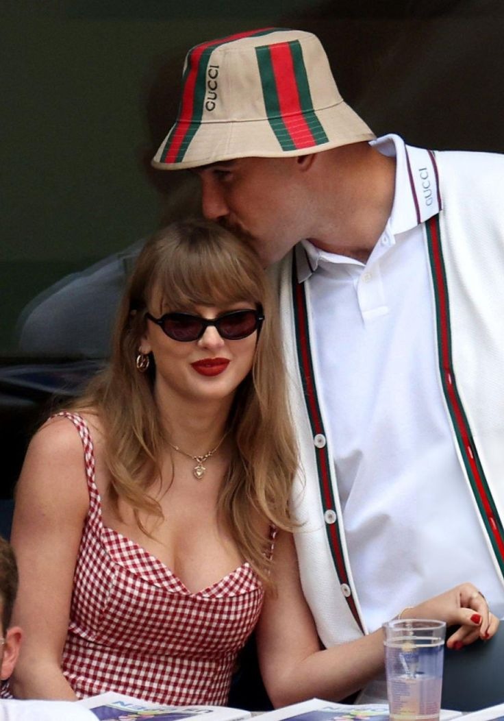 Taylor Swift shuts down Travis Kelce breakup rumors with a surprising move that excites fans.